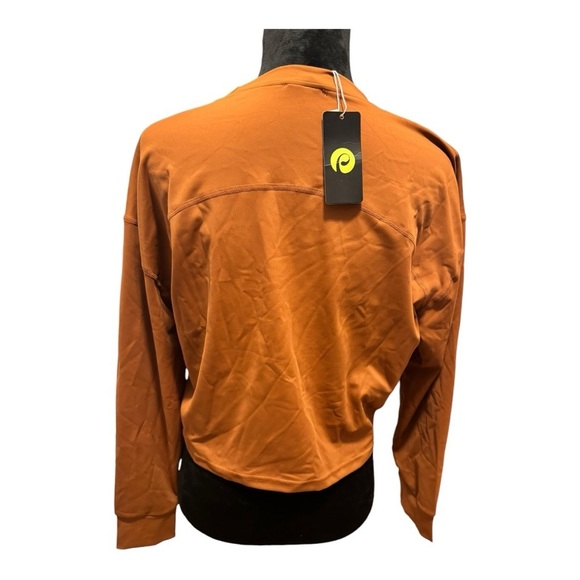 NWT Cropped Long Sleeve Workout Top - size M - Picture 4 of 6